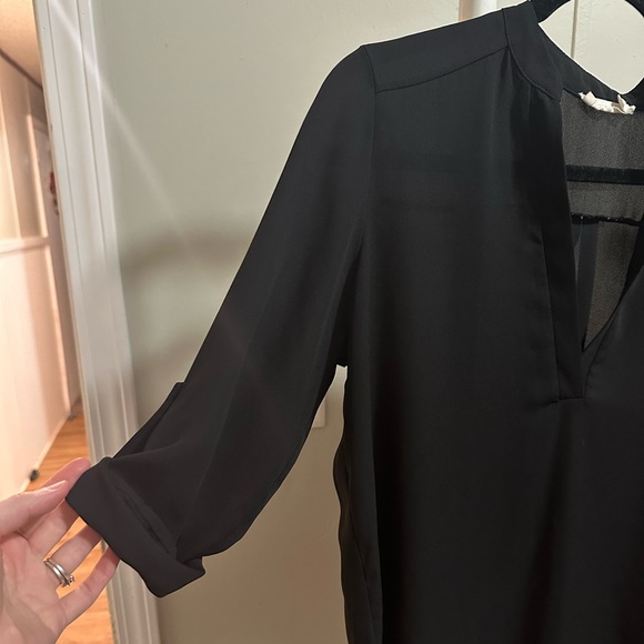 Lush Women’s Black Sheer V Neck Blouse Size Small Style T7131-001 - Picture 2 of 7